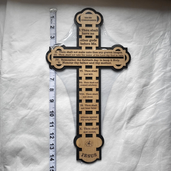 Wall handing cross - Picture 3 of 5